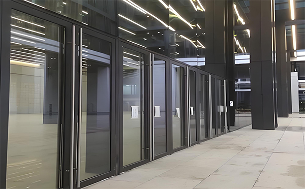 兰州新区玻璃地弹门