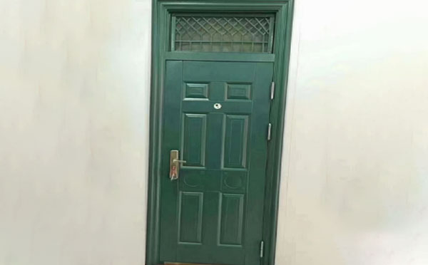 兰州新区学校教室门