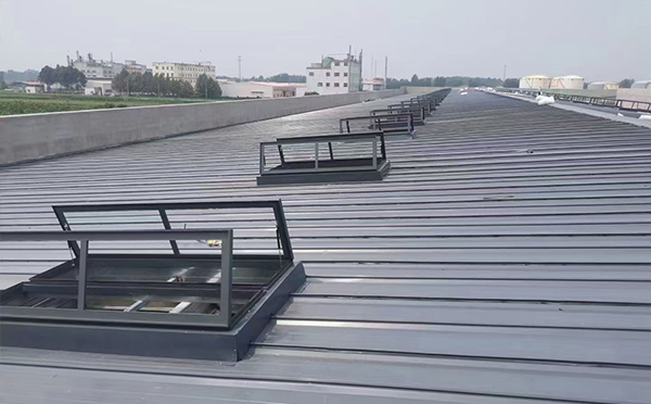 某中学室内体育馆兰州新区排烟窗改造项目