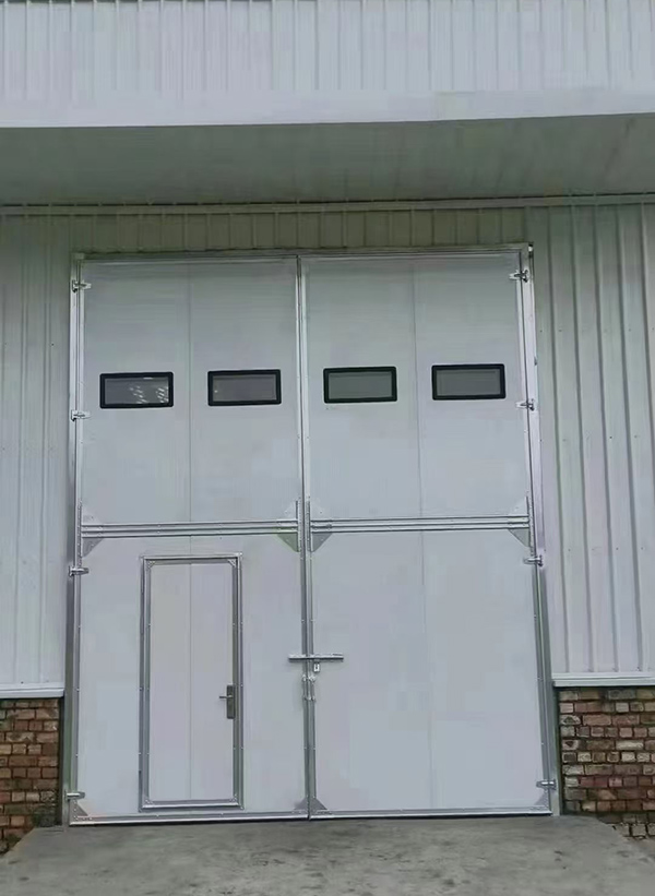 兰州新区工业门在设备装配车间出入口的实施记录